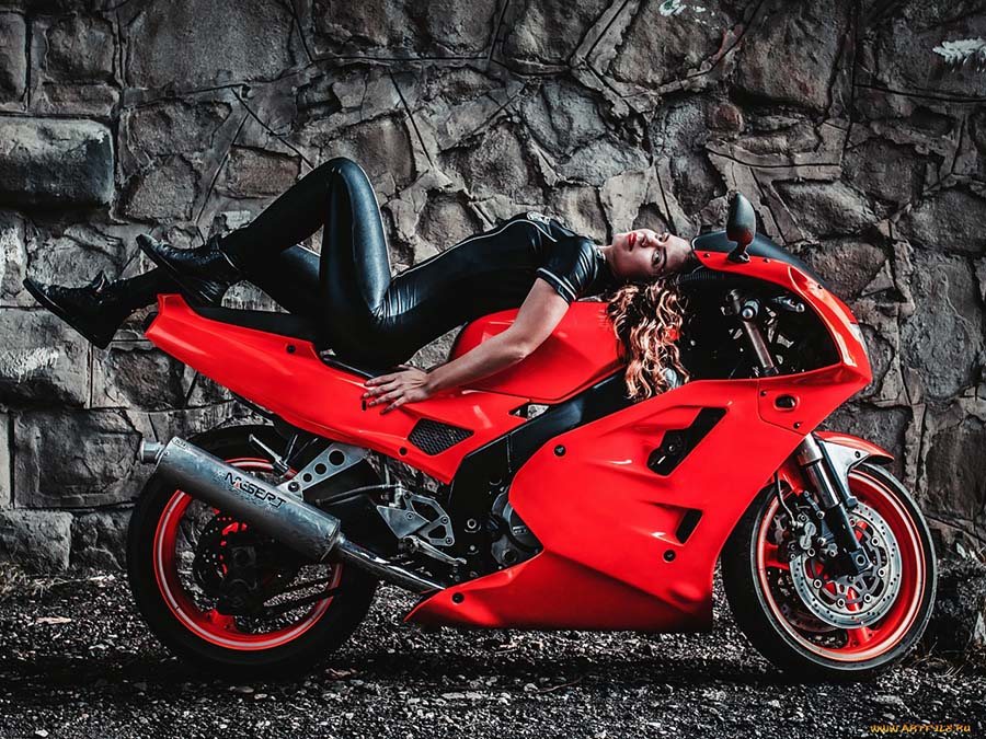 Beautiful girl Beautiful girls and motorcycles in Dongguan