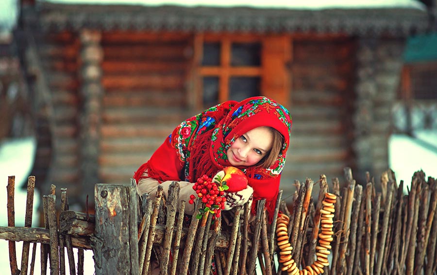 Sexy girl Women in Slavic costumes in Dongguan