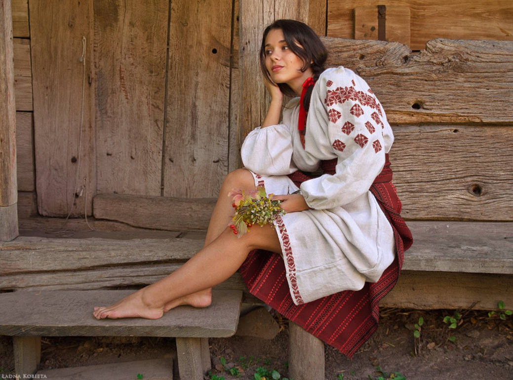 Fresh photos, fresh mood — Women in Slavic costumes online in Dongguan