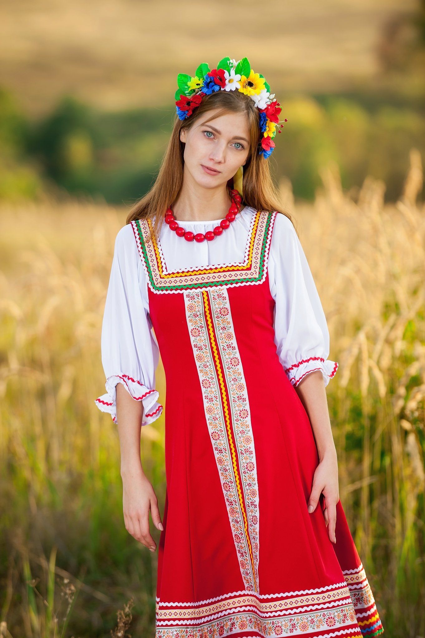 Women in Slavic costumes in Dongguan — step in, relax, and chat live